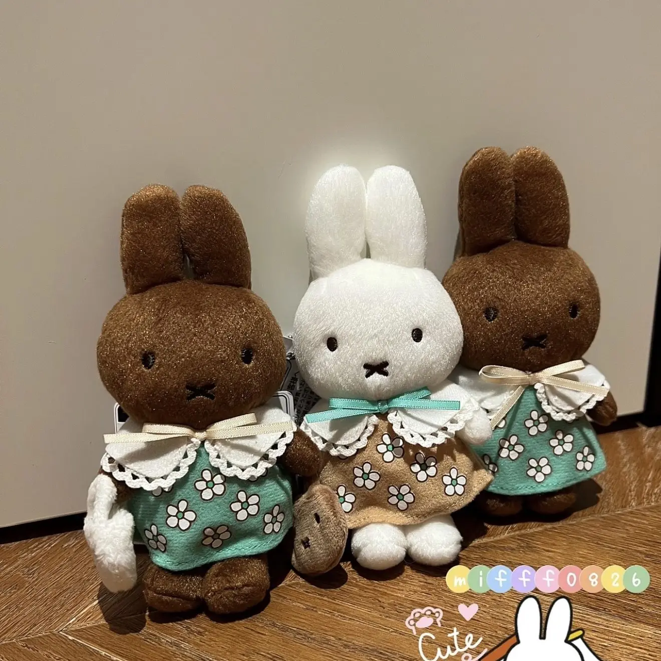 Miffy Kaninchen-Anhänger, niedliches Hasen-Spielzeug, florales Spitzenkleid und niedlicher Party-Kaninchen-Schlüsselanhänger, Taschen-Dekoration als Sammlerstück-Geschenk