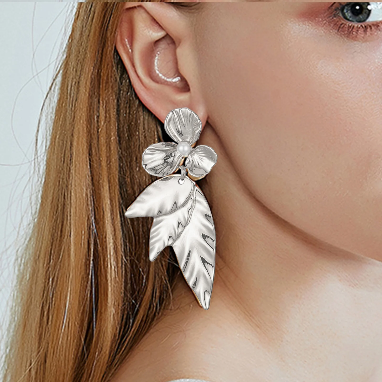 Leaves Shape Long Light  Earrings Alloy Temperament Earring Studs for Birthday Stage Party Show Balls