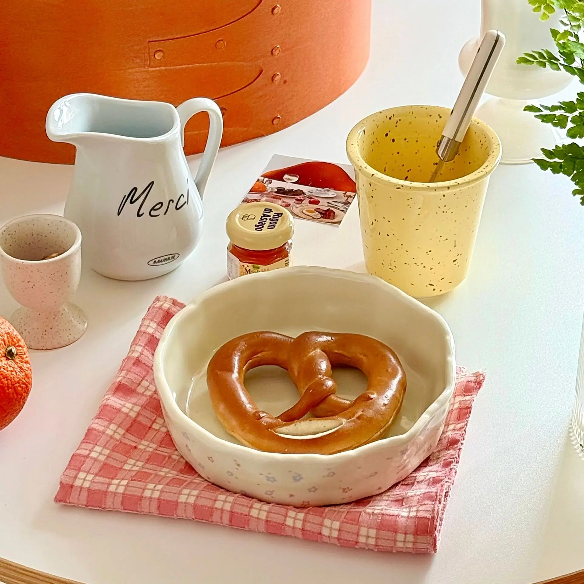 Original Style Handmade Ceramic Breakfast Plate Star And Flower Pattern High Matte Finish Pasta Salad Dish Creative Design