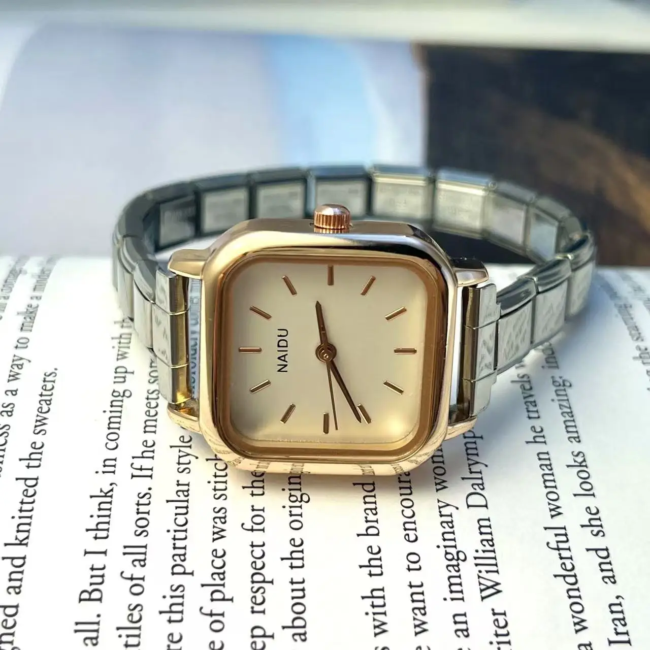 

Стильные серебряные квадратные кварцевые часы, шикарный минималистичный дизайн, цветной ремешок из нержавеющей стали, подарок на день рождения для мужчин и женщин