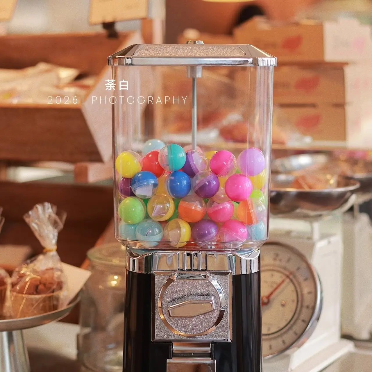 Bounce Ball Vending Machine with Coin Box GV18F, Candy Vending Machine