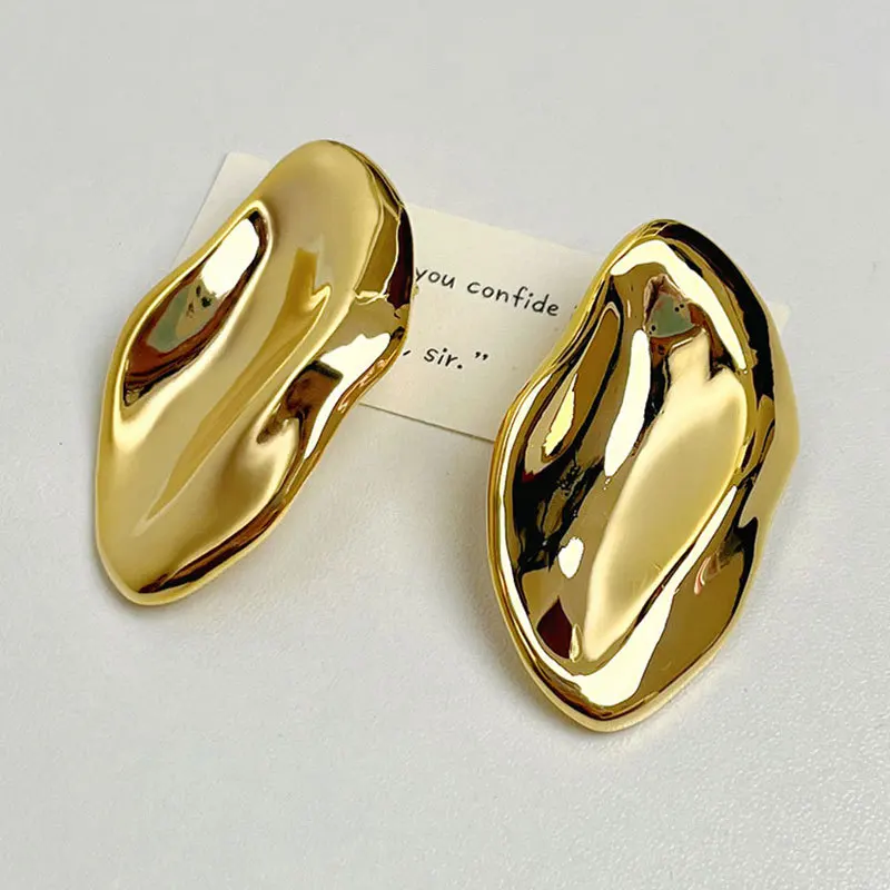 kshmir Exaggerated shaped earrings are fashionable, simple, retro, geometric, and high-end, good-looking earrings.