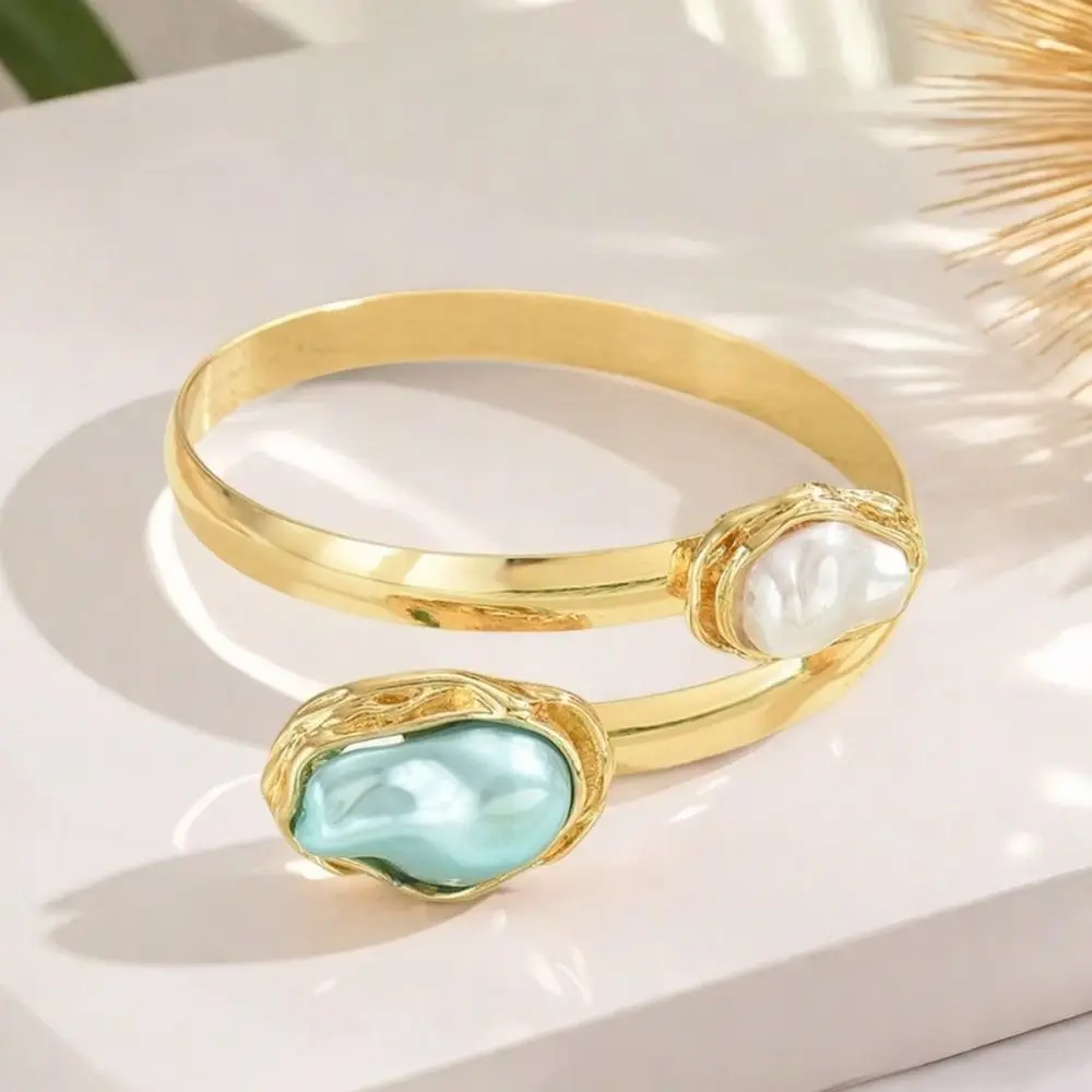 سوار ذراع مفتوح معدني براقة لون ذهبي متعدد الأنماط واسع مفتوح الإسورة الرجعية قابل للتعديل Armlet مناسبة الحفلات