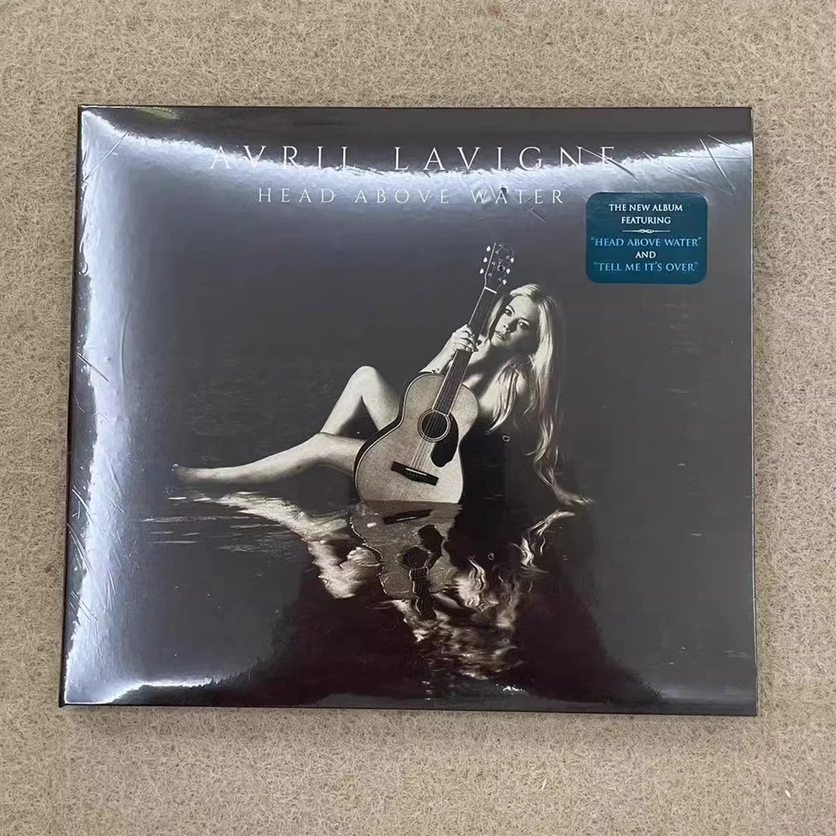 

Avril Lavigne Head Above Water – Pop-Punk & Emotional Pop Tracks with Standout Singles for Fans & Collectors