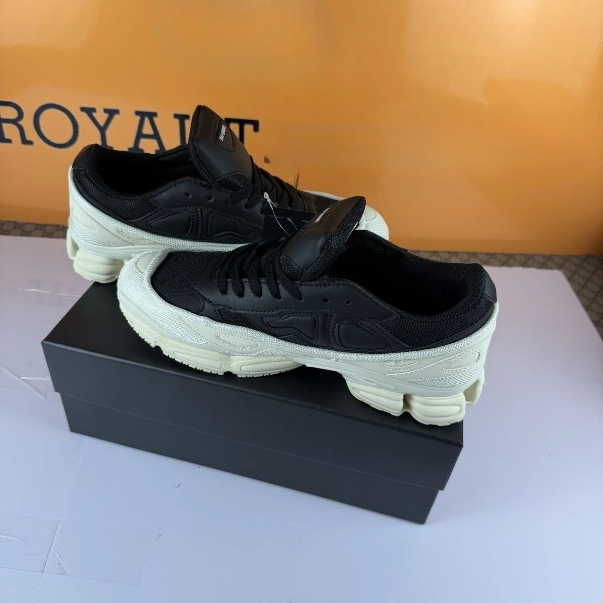 

2025 Winter Fashion Retro Dad Shoes New Black White Vintage Casual Trendy Sneakers