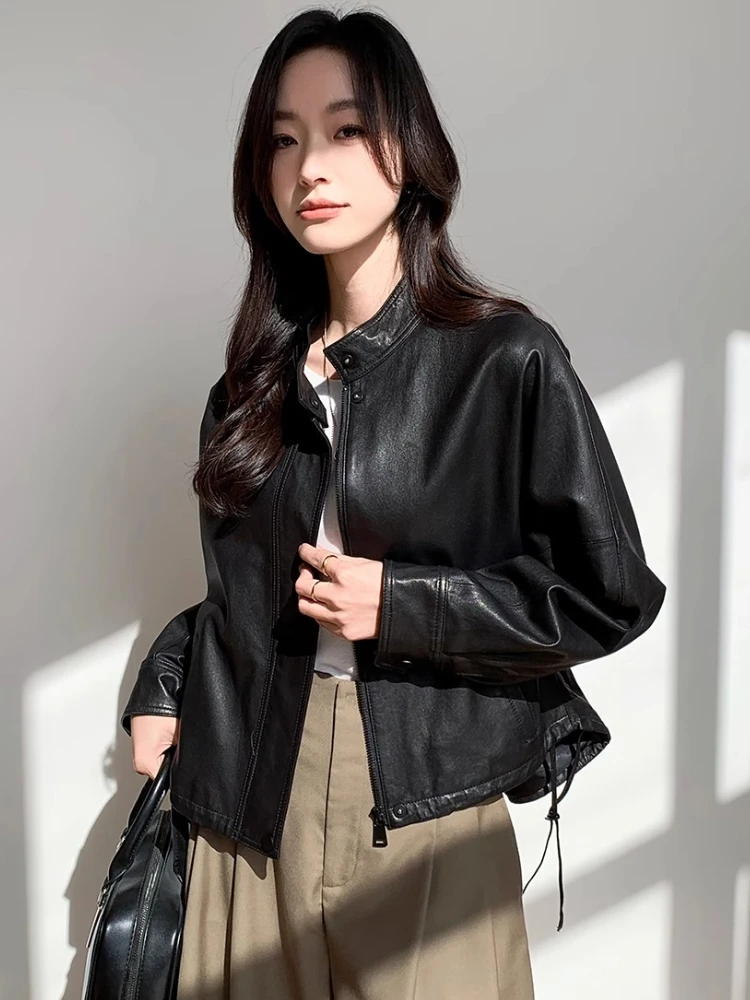 Lässige kurze Echtlederjacke für Damen, Frühling und Herbst 2022, neuer High-End-einfacher Stehkragen, weicher schwarzer Mantel aus echtem Schaffell