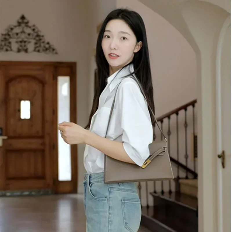 Women's Temperament Elegant Tops Summer White Shirt Office Lady Fashion Half Sleeve Chic V-neck Blouses