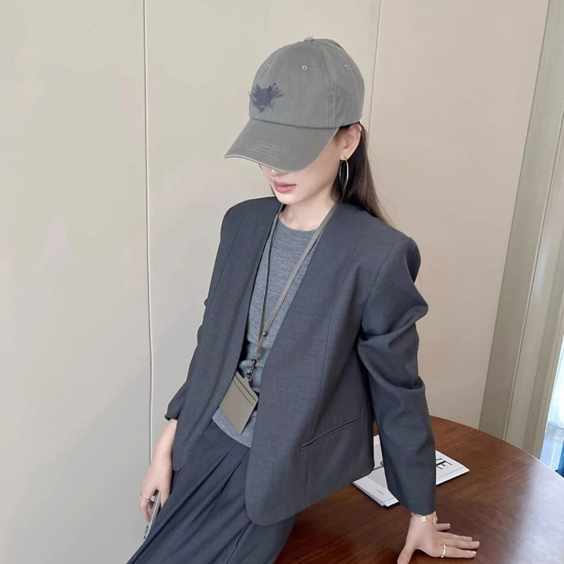 

Женская свободная посадка с v-образным вырезом и длинным рукавом - весна 2025 года, повседневная тонкая офисная одежда для миниатюрных женщин, серая