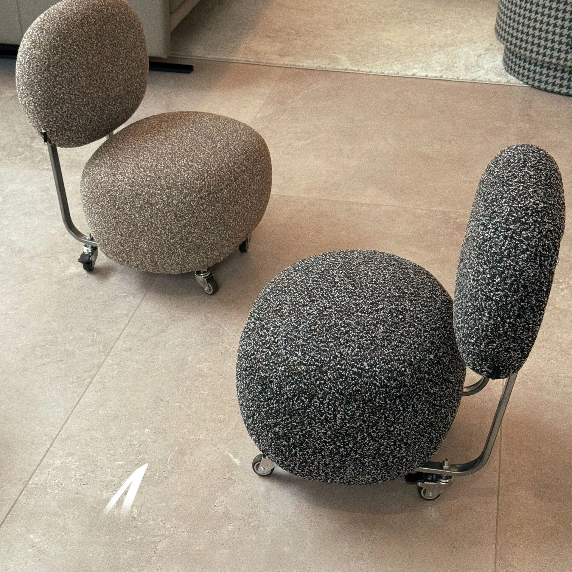 sgabello-da-bar-mobile-moderno-per-casa-e-tempo-libero-sedia-piccola-con-schienale-per-soggiorno-stile-vintage-struttura-in-metallo