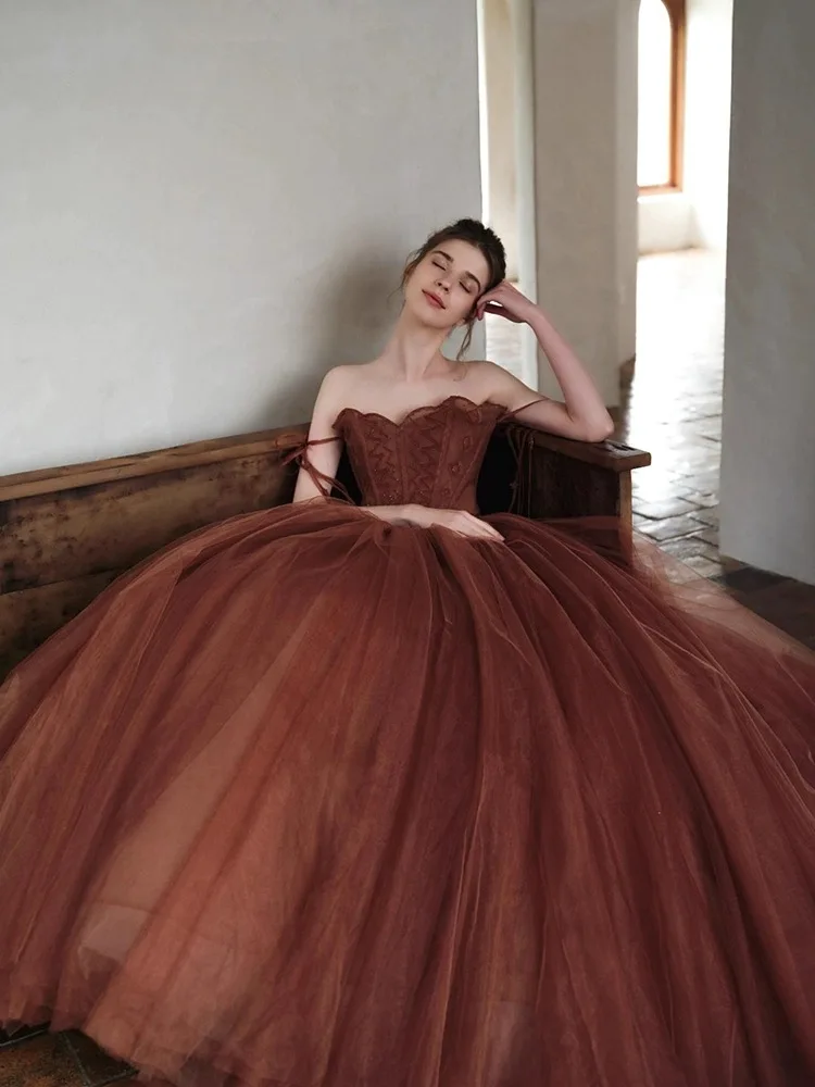 Vestidos de dama de honor sin tirantes de ladrillo rojo, línea A con cuentas, vestidos largos de princesa para boda, noche, fiesta de celebridades,