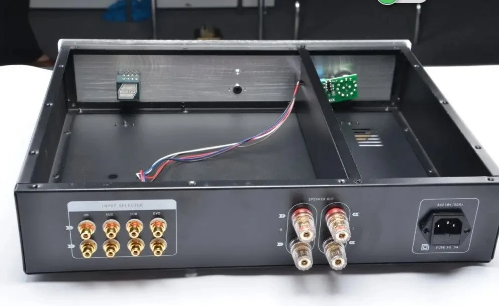 AMP95-B รวมเครื่องขยายเสียงแชสซีอลูมิเนียมเหล็กผสมกรณี Preamplifier กล่อง DIY