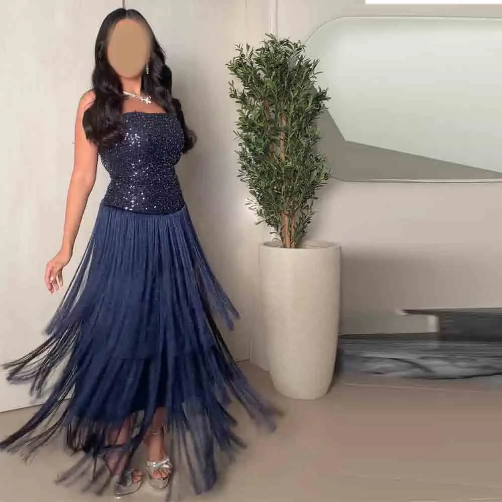 Vestido de fiesta azul marino personalizado con borlas, sin tirantes, corte A, largo té, atuendo para invitada de boda, top de lentejuelas, vestido de cóctel con flecos