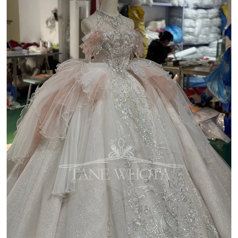 2025 Halter Wedding Dress Lace Up Back Ball Gown Beading Sequined Crystal Bridal Gown Customized Elegant Bridal Dress