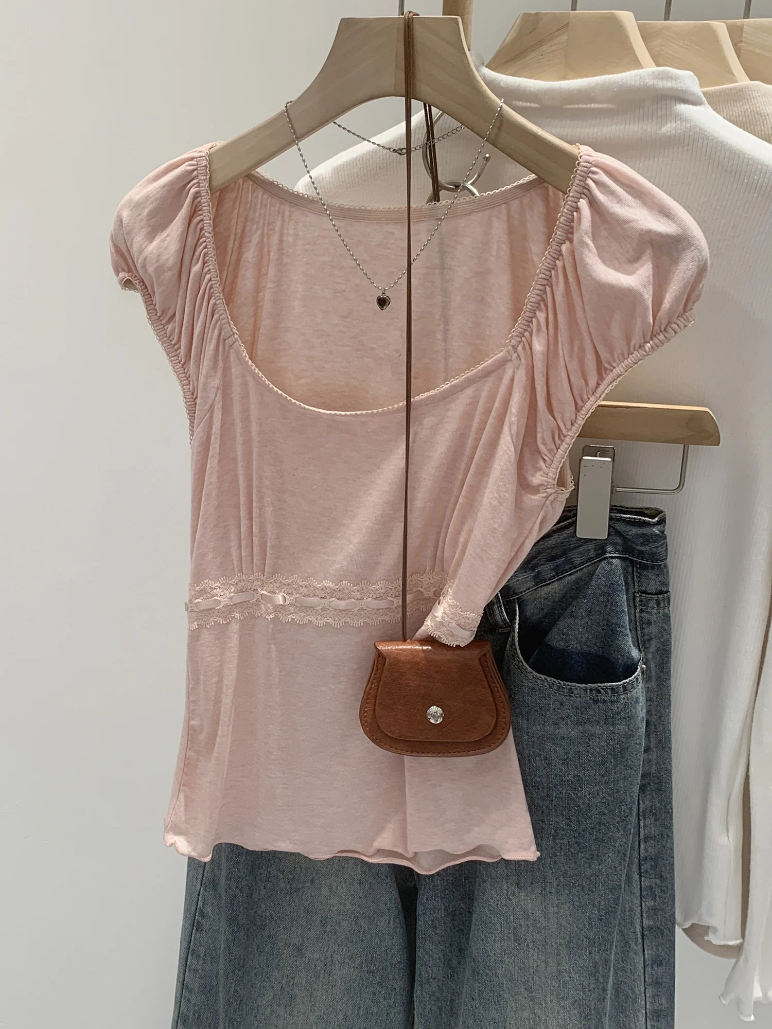 

Lace Splice U-Neck Bubble Sleeve T-Shirt Women's Summer New Style Korean Version Slim Fit Pure Color Short Sleeve Top