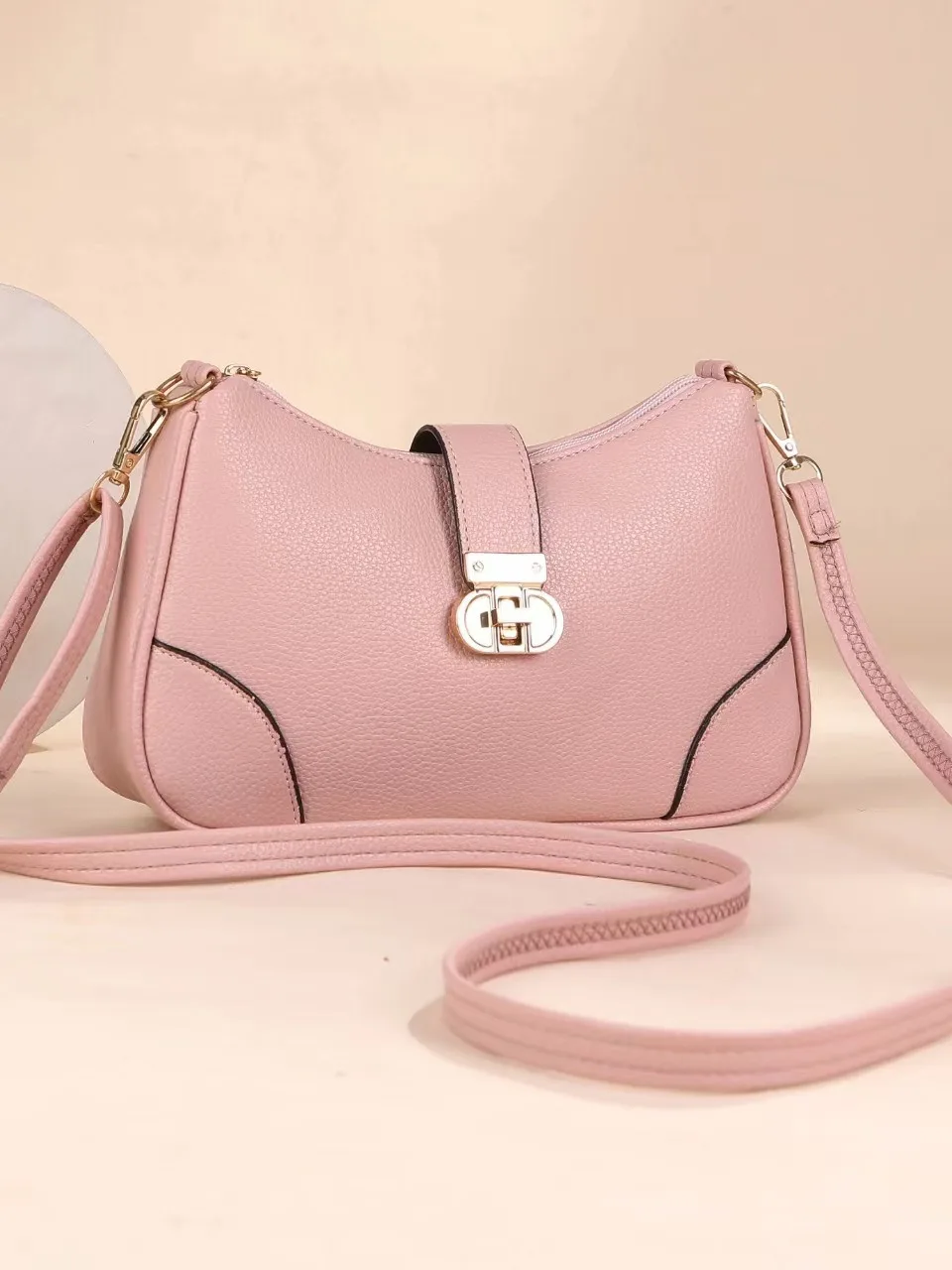 

Women's Leather Fashionable Women's Bag with Contrasting Colors and Multiple Zippers Practical New High-end INS Armpit Bag