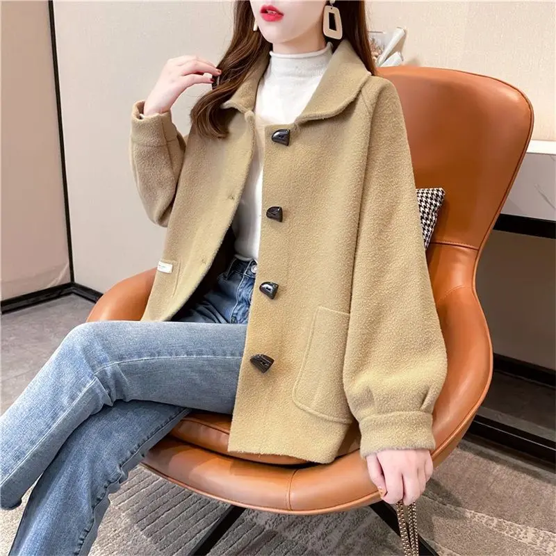 

The 2026 Autumn/winter New Korean-style Double-sided Tweed Square-neck Horn-button Cardigan Short Loose Woolen Jacket for Women