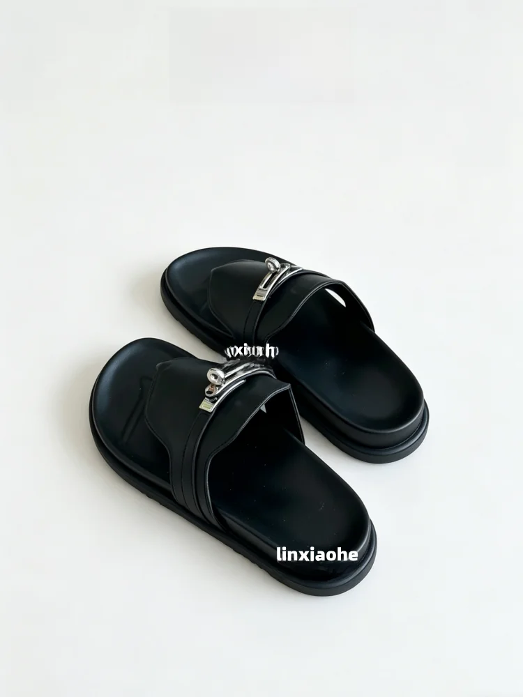 Casual Metal Thong Slippers Thick Bottom Outdoor Wear Black Women's Shoes Comfortable Summer Sandals Breathable Leather Upgra...