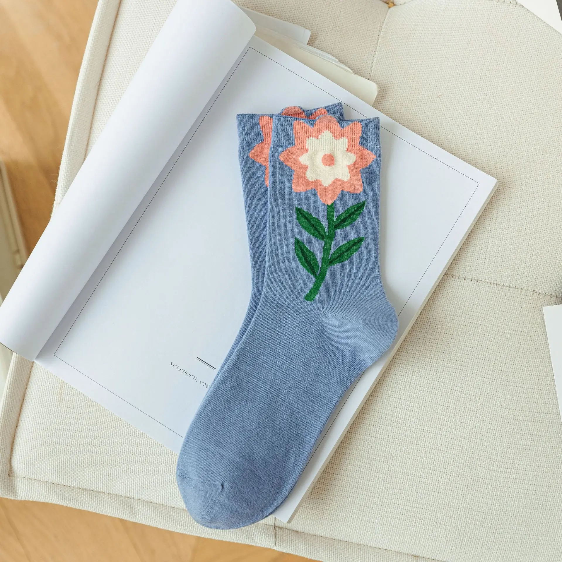 

3 Pairs Cotton Socks Women Mid Tube Socks Japanese Fashion Flowers Girl Kawaii Cute Sock Droshipping calcetines envio gratis