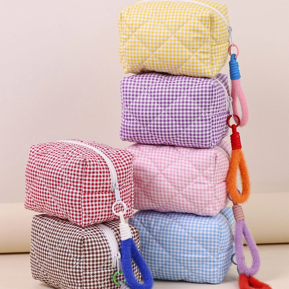 

Quilted Gingham Makeup Bag Checkered Cosmetic Bag Cute Pouch With Plush Handle Travel Toiletry Bag For Women