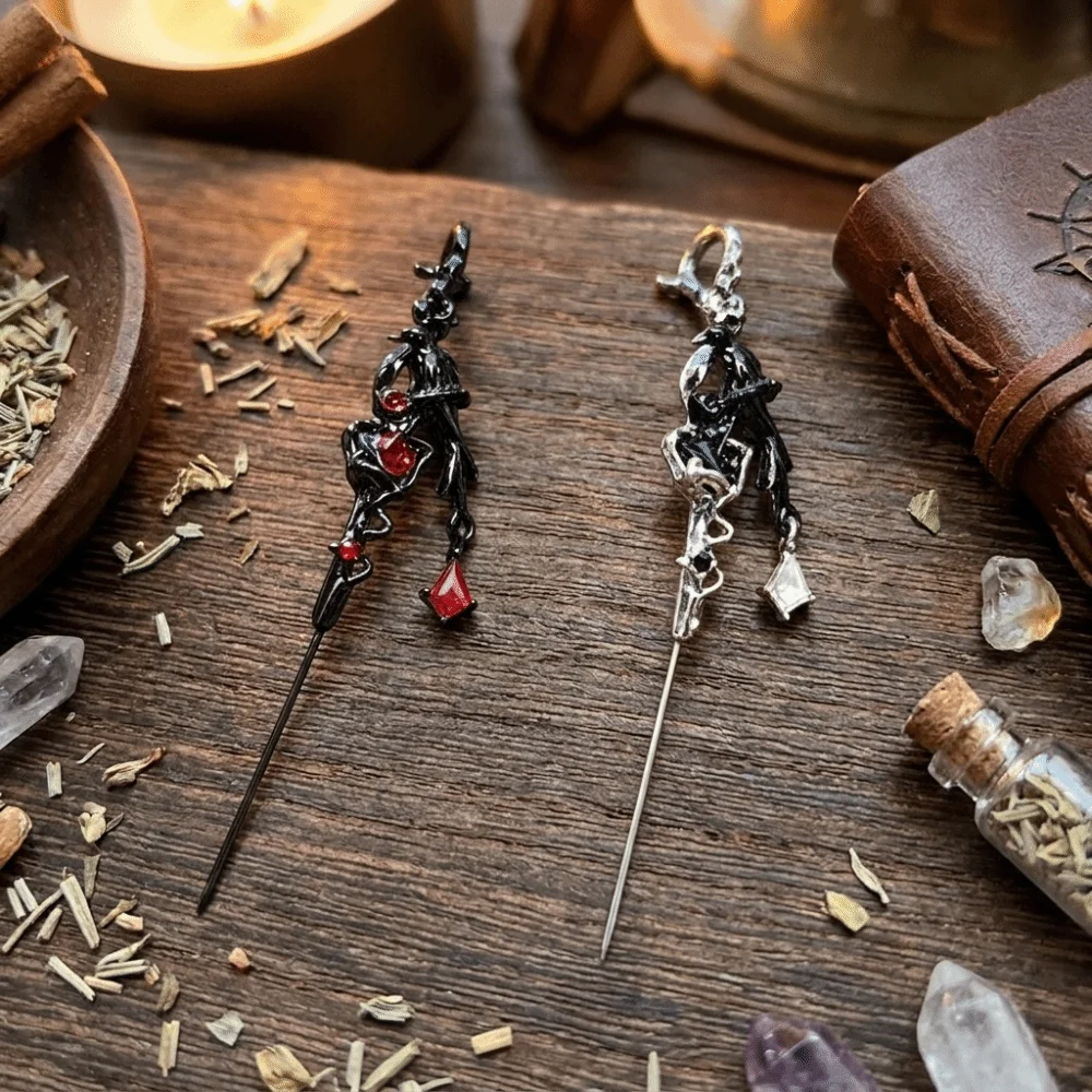 Vintage Crystal Rhinestone Thorn Piercing Earring Black Silver Colors Crow Ear Pin Lightweight Red Ear Stick Unisex