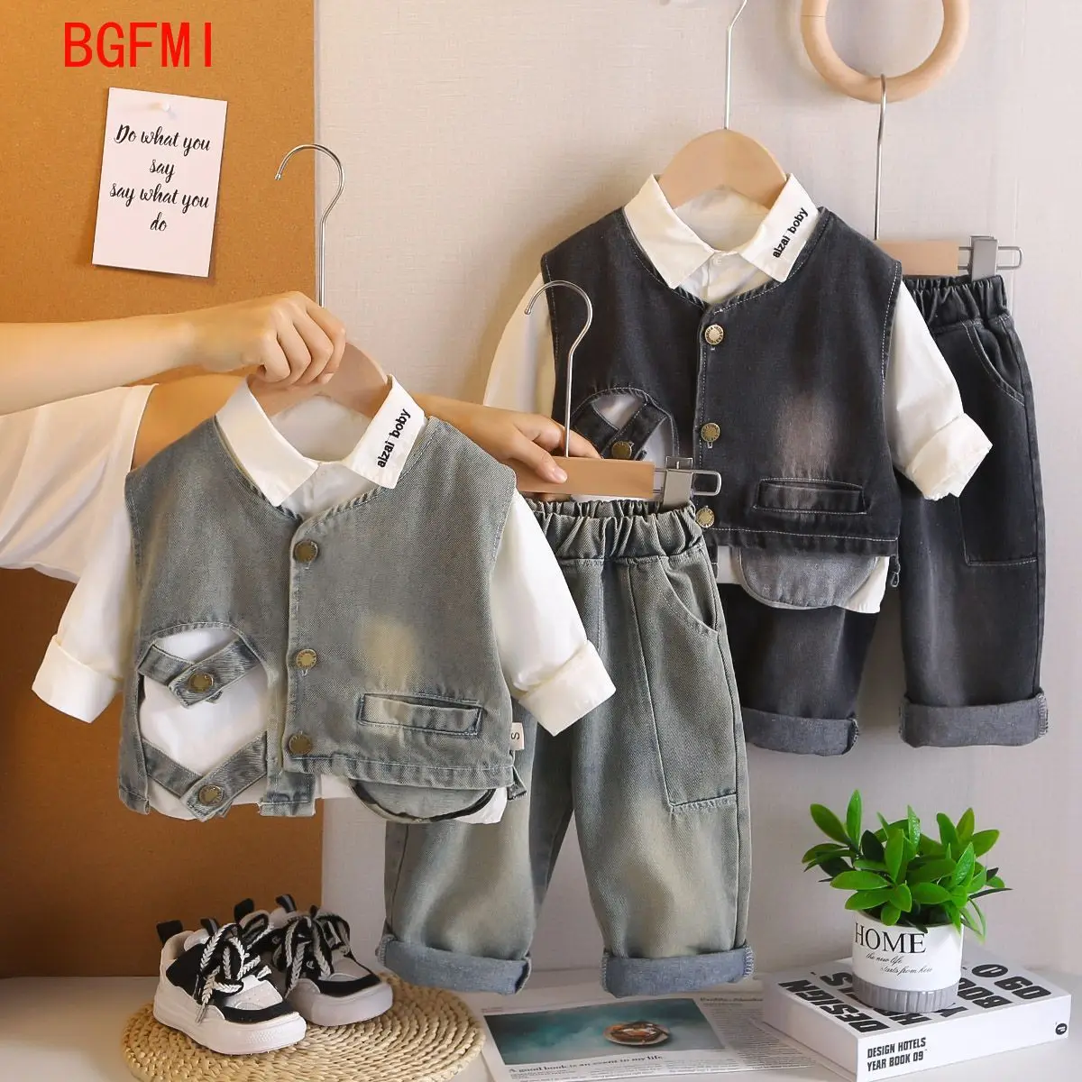 

Весенне-осенний комплект для маленьких мальчиков, новинка 2025 года, модный детский красивый джинсовый жилет для маленьких мальчиков + белая рубашка + джинсы, комплект из 3 предметов, наряды