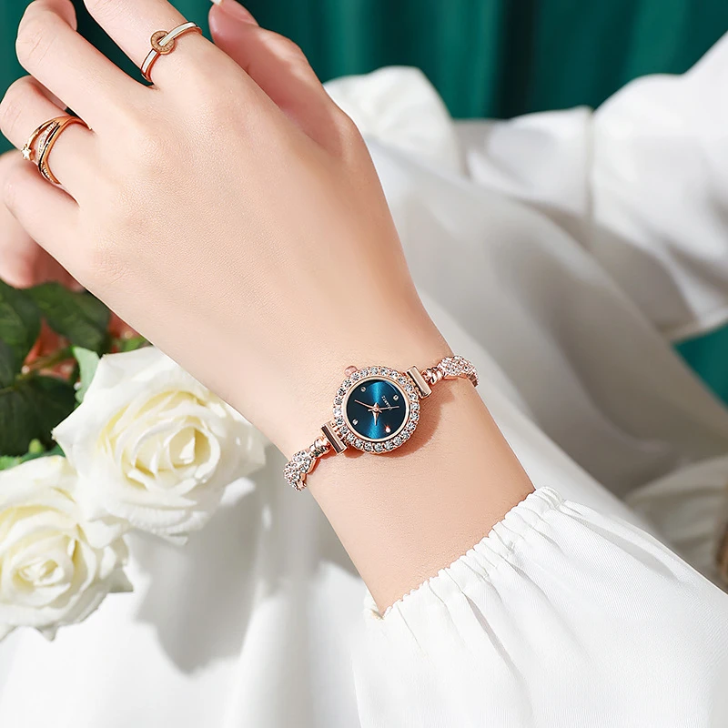 Women's Fashion Quartz Watch Rhinestone Studded Small Dial Ladies Wristwatch Delicate Bracelet And Adjustable Strap Versatile