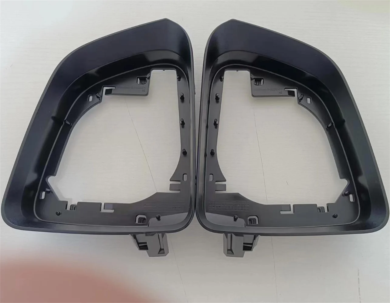 

For 20-23 year Tesla Model Y Mirror Frame Reverse Mirror Frame Outer Frame Reflective mirror frame LH 8202101 RH 8202201