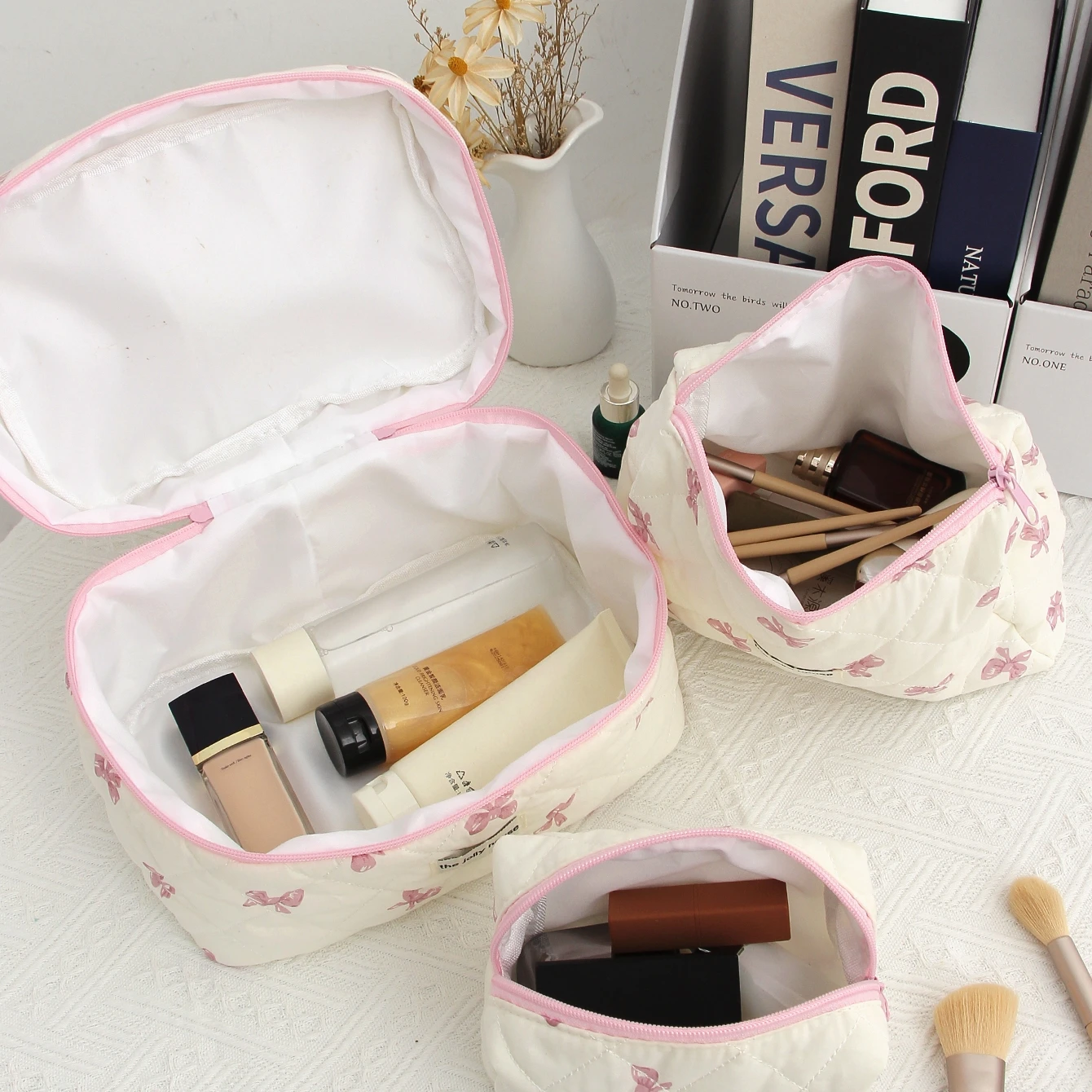 New Cute Bow Knot Cosmetic Bags Women Lipstic Makeup Toiletry Storage Pouch Handbag Ladies Large Capacity Travel Quilted Bag