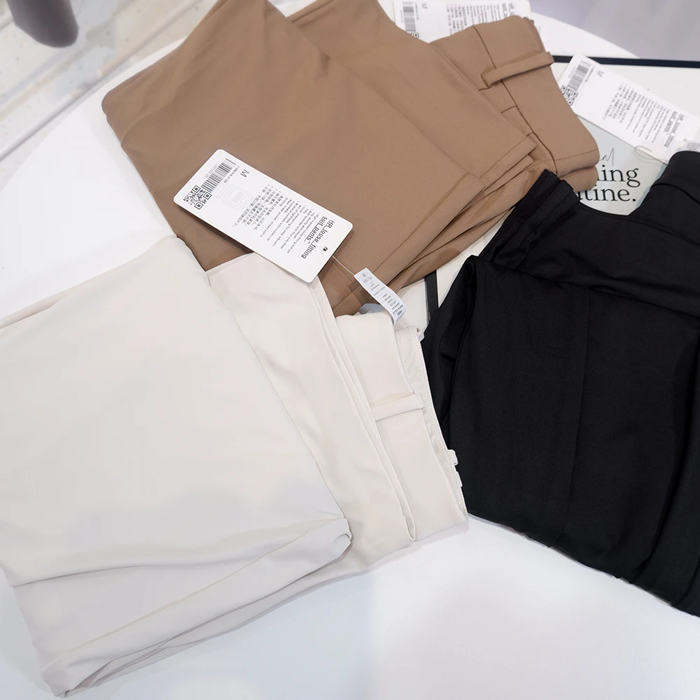 Hosen mit Taschen und Falten, angenehm kühlend, vielseitig einsetzbar, weit geschnitten, lange Hose, lässig, gerade geschnitten, mit elastischem Bund. – Detail 11
