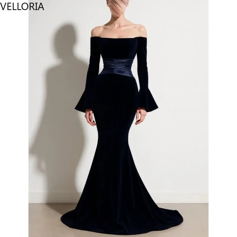 Elegante Fluwelen Geplooide Avondjurk Met Lange Mouwen Zeemeermin Bateau Hals Sweep Trein Terug Formele Gelegenheid Prom Party GownCustomized