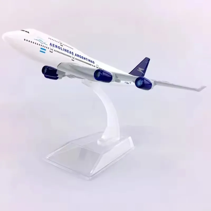 

16CM model aircraft metal B747-400 Argentine Airlines adults fun 1:400 Scale Airplane diecast Toys for boys Collection Display
