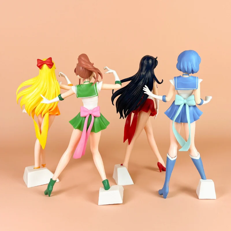 箱入りセーラームーンアニメフィギュア セーラームーン美奈子 セーラーマーズ マコト セーラーマーキュリー セーラージュピター モデルフィギュア