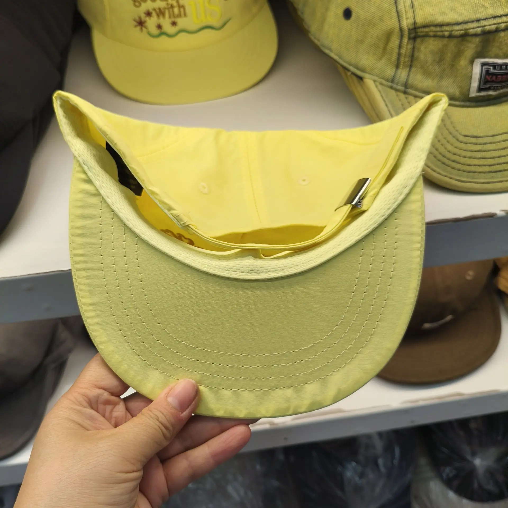 Dopamine-Colored Quick-Dry Flat-Brim Baseball Cap with Lucky Four-Leaf Clover Letter Embroidery, Unisex Couple's Travel Vacation Sun Protection Versatile Colorful Baseball Cap