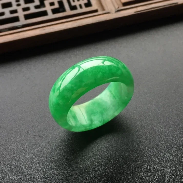 Anel de jade verde natural para homens e mulheres, amuleto de jadeite, jóias com charme chinês, artesanato esculpido à mão, presentes da sorte