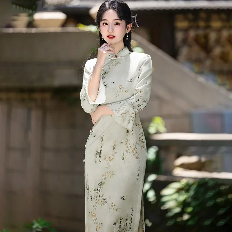 

Черное золотое бархатное китайское длинное стильное улучшенное Cheongsam, новое тонкое осенне-зимнее платье с длинными рукавами в стиле ретро для молодых женщин Qipao