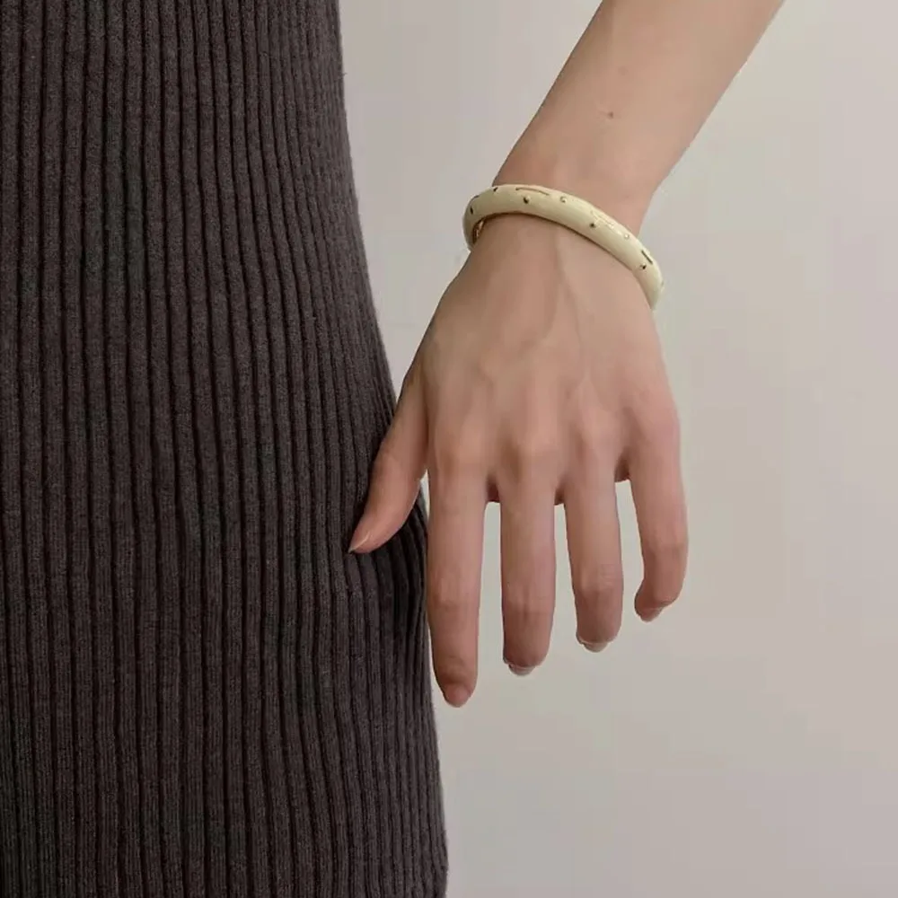

Simple Enamel Woman Cuff Bracelet French Style Elegant Retro Opening Bangle Minimalist Vintage Women's Hand Bracelet Girls