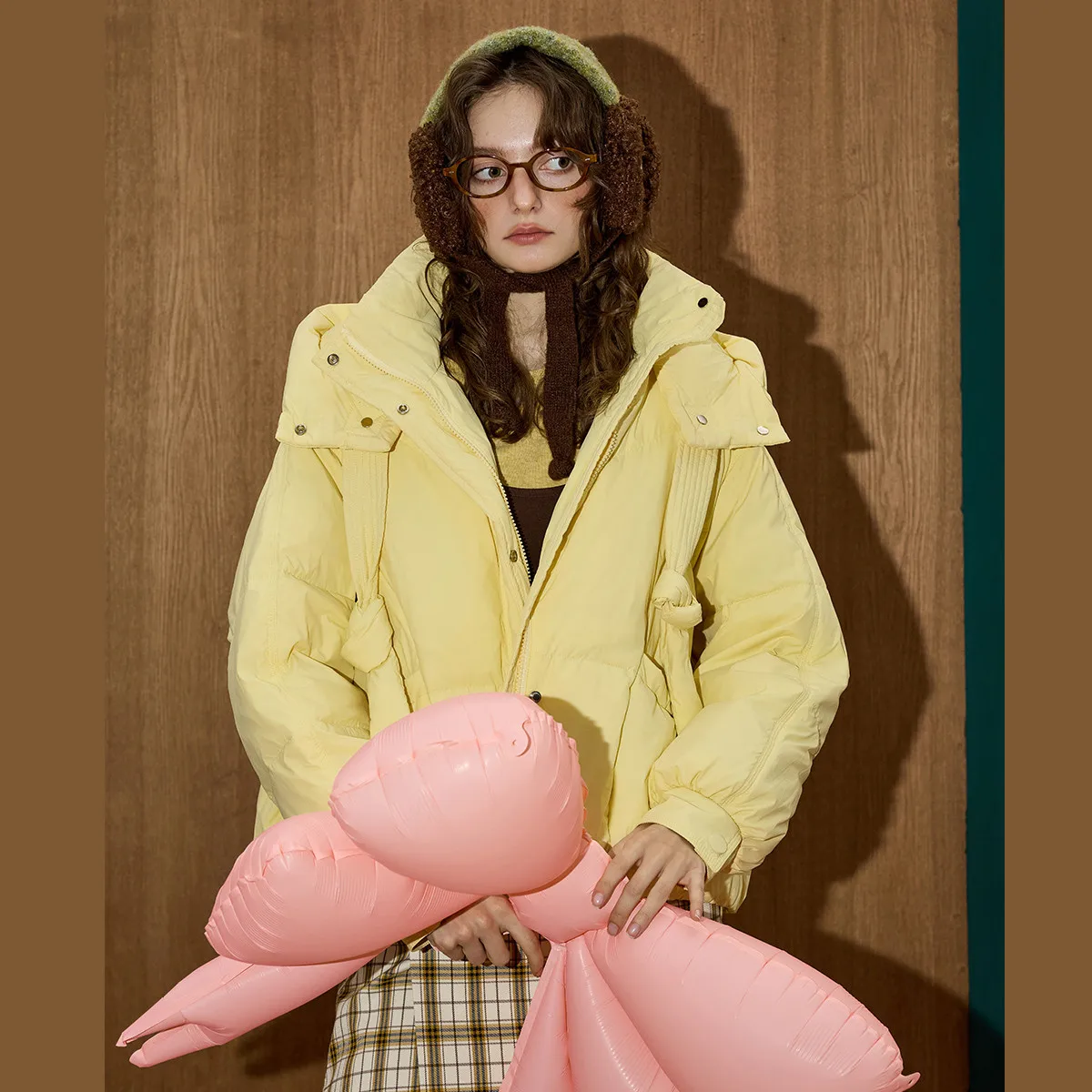 2025年冬 レディース 90%ダウン パファージャケット パフスリーブ フード付きジャケット イエロー ドローストリングディテール オーバーサイズスタイル 暖かい ルーズフィット