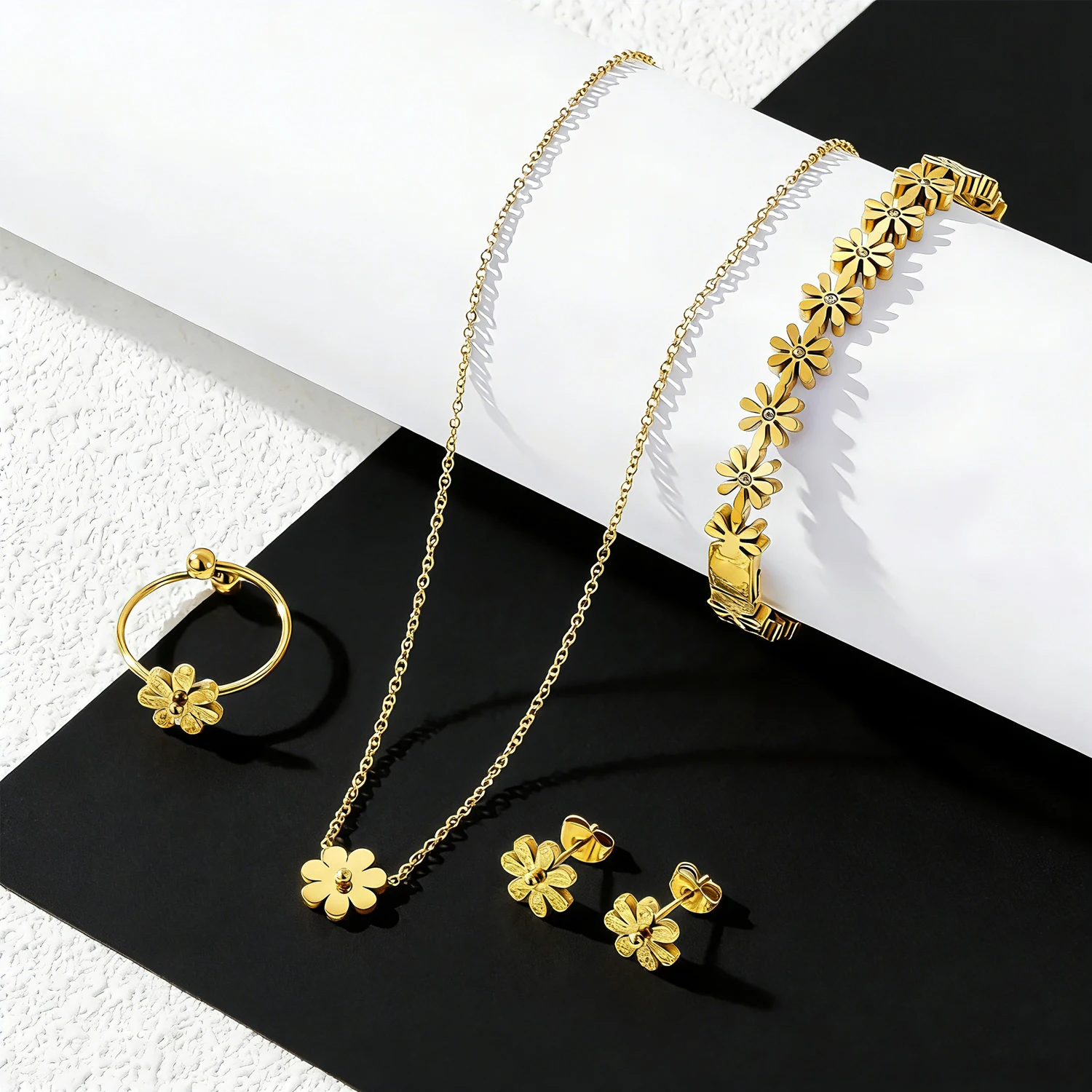 18K Gold Plated Stainless Steel Little Daisy Jewelry Set Women Necklace Bracelet Earrings Ring 4Pcs Fashion Jewelry