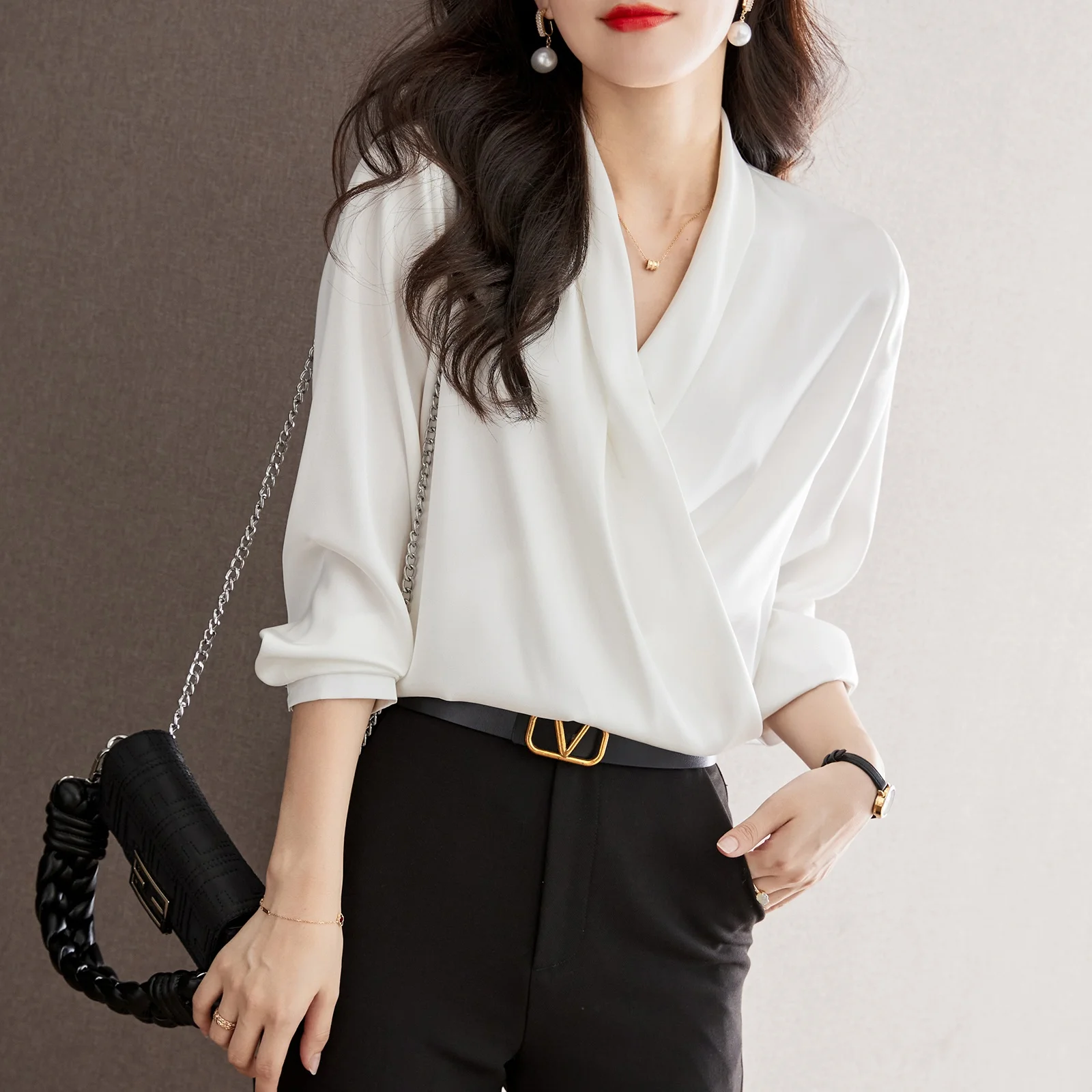 

Women Blouses White V-Neck Women's Shirt Autumn Long Sleeve Fashion Satin Shirt Top Womens blusas de mujer