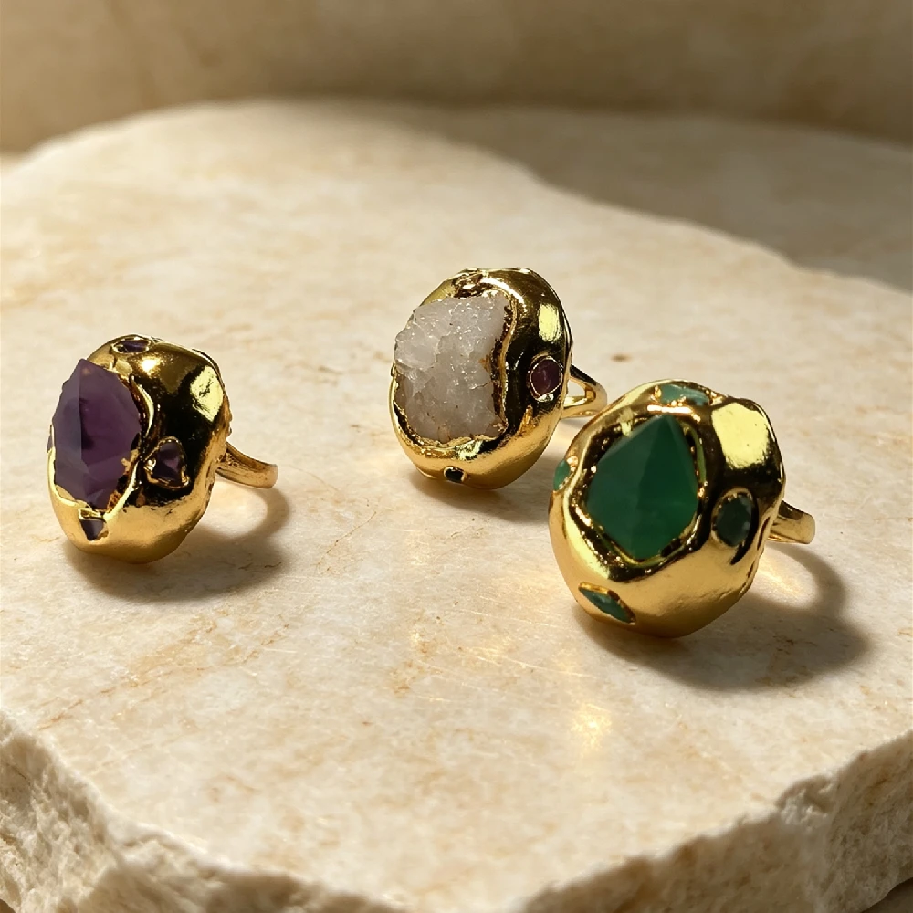 Hammered Metal Setting Faux Crystal Finger Ring Irregular Artisan Frame Adjustable Open Band Golden Plated R2G121