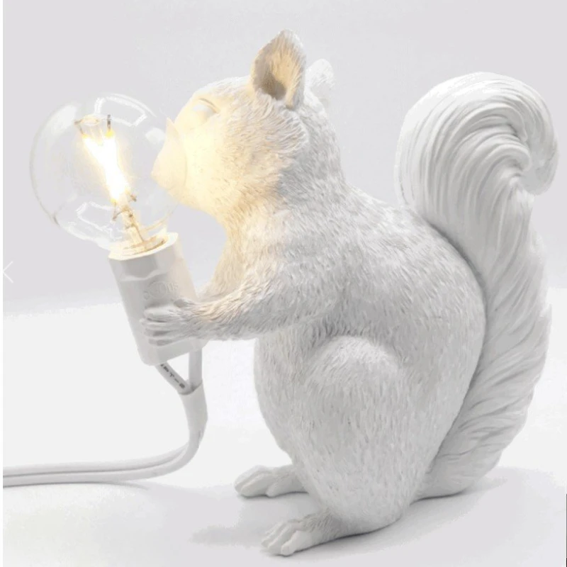 Italy Resin Led Table Lights Mini Cute Squirrel Night Lights Bedroom Living Room Home Decol Table Lamps Gift Desk Light