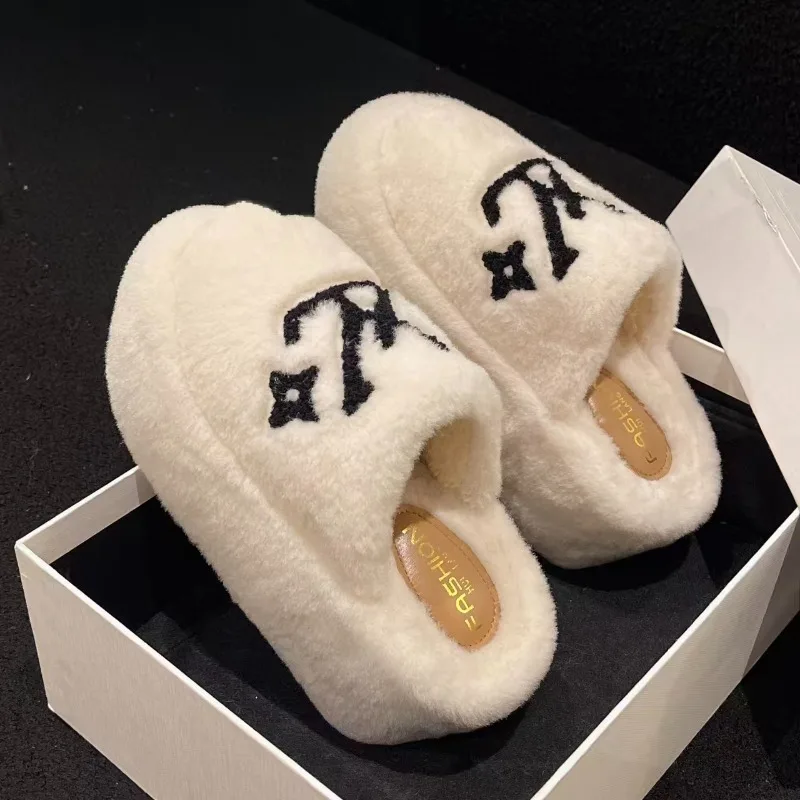 

Новые модные меховые тапочки-мюли на платформе с толстой подошвой и высоким каблуком, теплые хлопковые тапочки для дома и улицы 2026 года