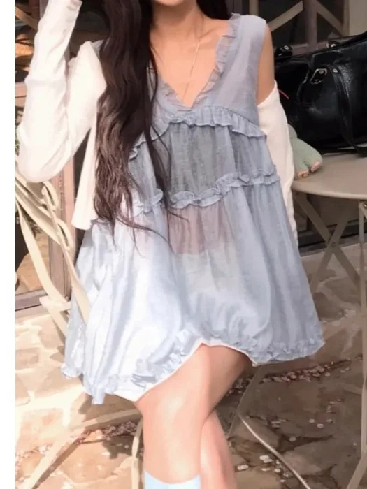 

Summer V-neck Lace Crop Top Women's Style French Loose Fit Cake Vest Multiple Layering Options Age-defying Gentlewoman Versatile