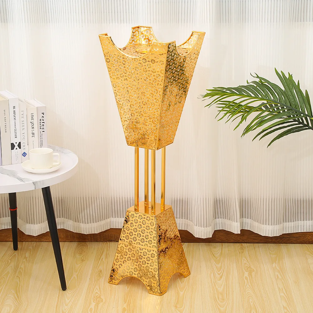 European-style church incense burner aromatherapy table, gold-plated classic four-corner incense burner, Middle East