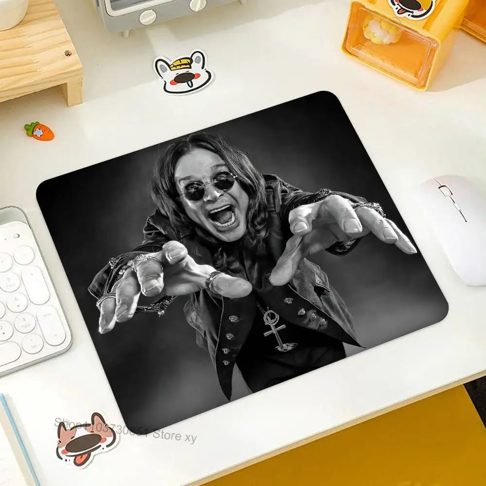 Rest Prince Of Darkness O-Ozzy Osbourne Small LockEdge Mouse Pad For Gamers Computer Desk Pad Rectangular Anti-slip Rubber view 3