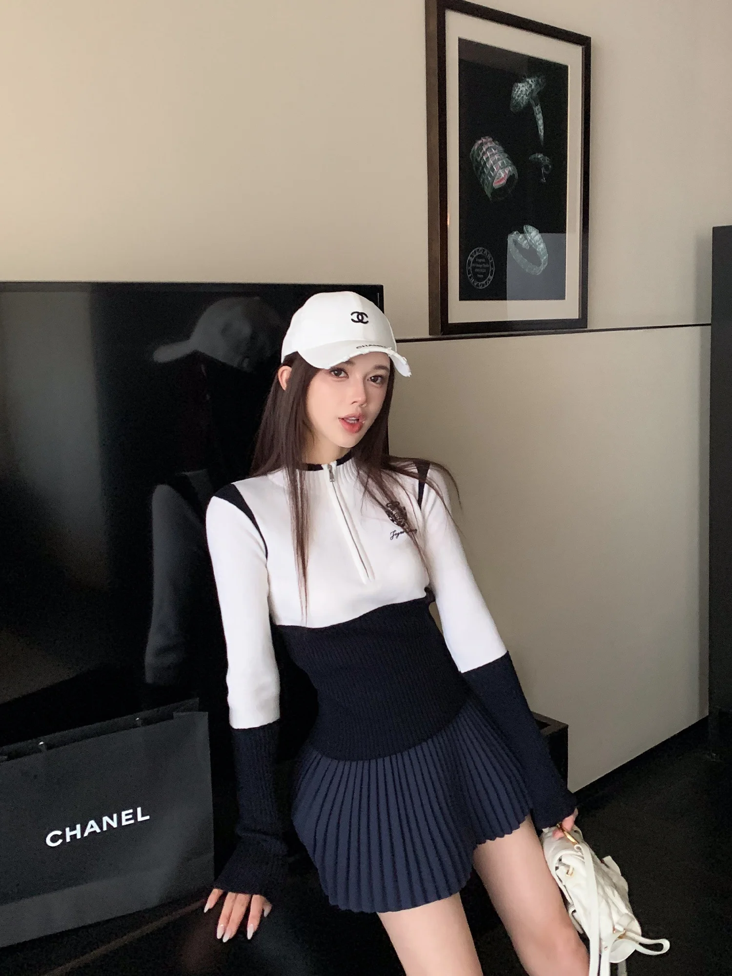 

LADIESFIRST Color Blo Embroidered Slim Fit Stand Collar Sweater Women's Autumn Winter Knitwear Faion French Sle V Ne