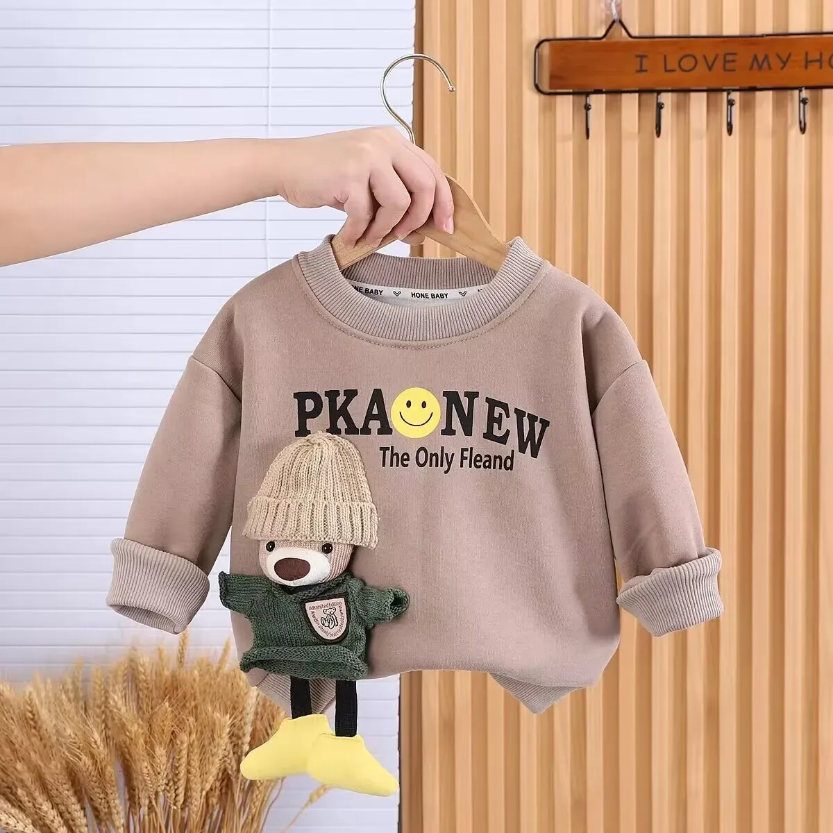 Children's sweater autumn and winter boys and girls' top round neck thickened warm top baby bottom shirt