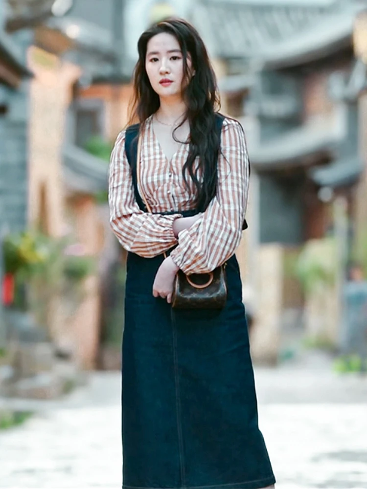 

Женский комплект: юбка-трапеция из хлопковой смеси с завышенной талией и джинсовый комбинезон в корейском стиле для повседневной носки