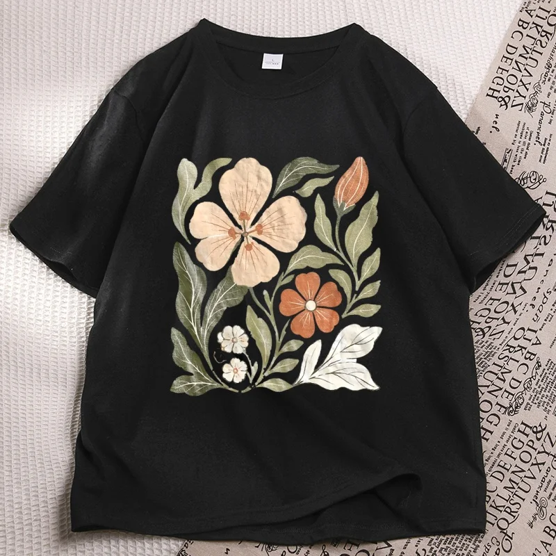 Retro Botanical Flower Graphic Tee Vintage Garden Floral T-Shirt Classic Wildflower Nature Lover Tshirts Woman Ladies Clothing