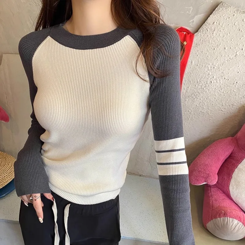 

2024Новый женский свитер с круглым вырезом, осенне-зимняя приталенная базовая рубашка с длинными рукавами, стильный универсальный вязаный пуловер
